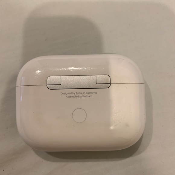 Charging Case for AirPods Pro Apple - Picture 3 of 4